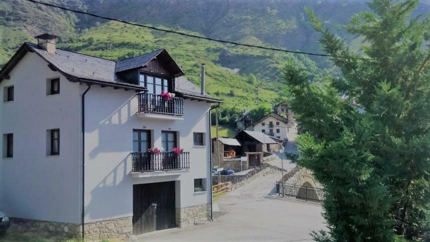 Apartaments Pont Romanic Espot Dış mekan fotoğraf